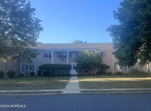 4 Windsor Ter #H, Freehold, NJ 07728