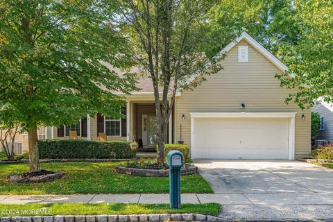 23 Tall Pines Dr, Tinton Falls, NJ 07753