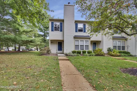 31 Trumbull Dr #1, Freehold, NJ 07728