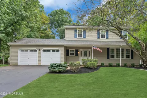 21 Ford Dr, Hamilton, NJ 08690