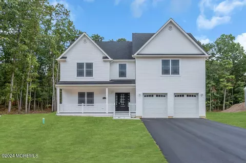 866 Woodbury Dr, Jackson, NJ 08527