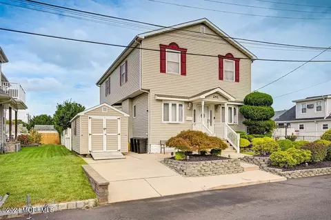 241 Beachwood Ave, Old Bridge, NJ 08857