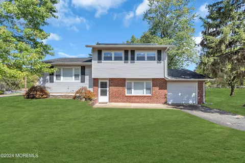 1 Oklahoma Dr, Jackson, NJ 08527