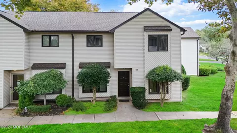 97 Tangerine Dr, Marlboro, NJ 07746