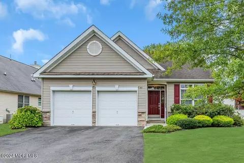 83 Sequoia Pkwy, Ocean, NJ 07712