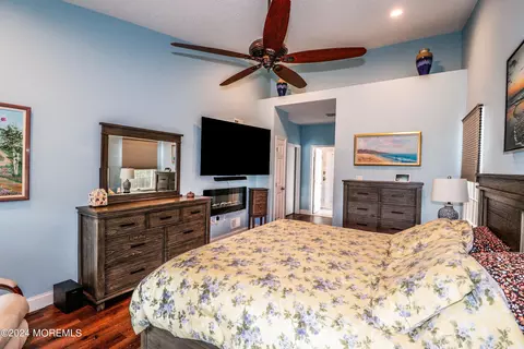 Bedroom - 5 Leeds Ln, Monroe, NJ 08831 photo 2 of 2