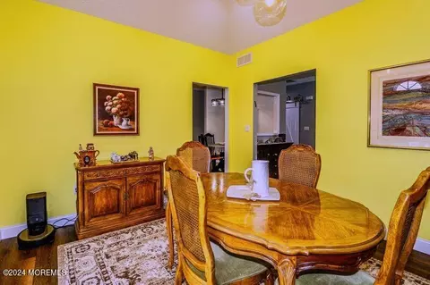 Dining - 5 Leeds Ln, Monroe, NJ 08831 photo 3 of 3