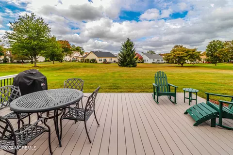 Exterior - 5 Leeds Ln, Monroe, NJ 08831 photo 6 of 7