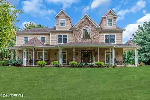 2 Dora Ln, Holmdel, NJ 07733