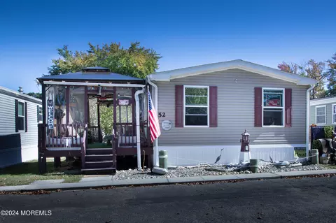 52 Compass, Keansburg, NJ 07734