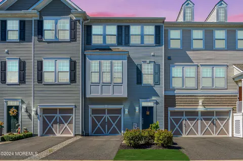 131 Beacon Ln #602, Eatontown, NJ 07724