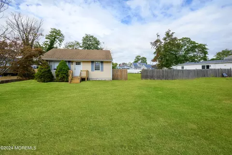 554 Lillie Rd, Toms River, NJ 08753