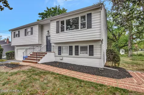 5 Albon Ct, Middletown, NJ 07748