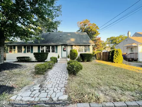 113 Harding Dr, Brick, NJ 08724