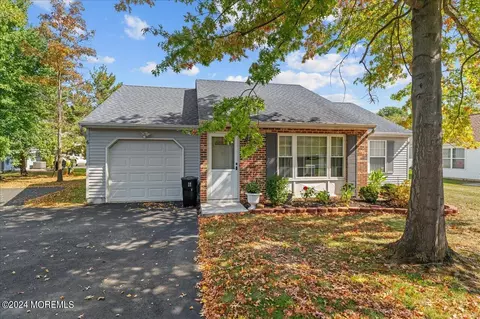 6 Harrow Ln #1000, Freehold, NJ 07728