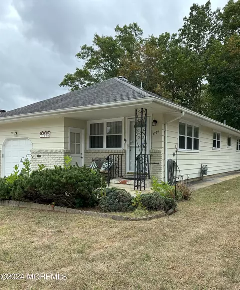 1765 Mount Idenburg Ln, Toms River, NJ 08753