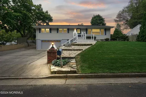 31 Wesleyan St, Red Bank, NJ 07701