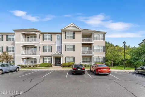 317 Sloan Ct, Matawan, NJ 07747