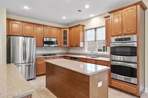 Kitchen - 102 Brigantine Blvd, Waretown, NJ 08758 photo 2 of 5
