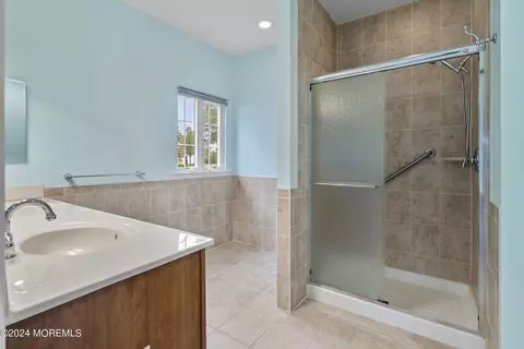 Bath - 102 Brigantine Blvd, Waretown, NJ 08758 photo 1 of 3