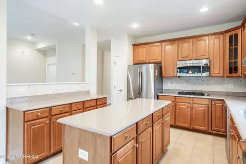 Kitchen - 102 Brigantine Blvd, Waretown, NJ 08758 photo 1 of 5