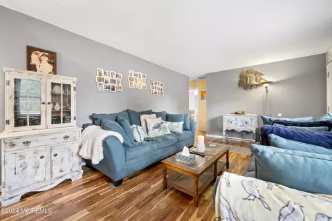 Living - 230 Maple Ln, Forked River, NJ 08731 photo 2 of 2