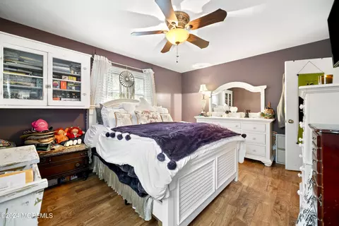 Bedroom - 230 Maple Ln, Forked River, NJ 08731 photo 2 of 3