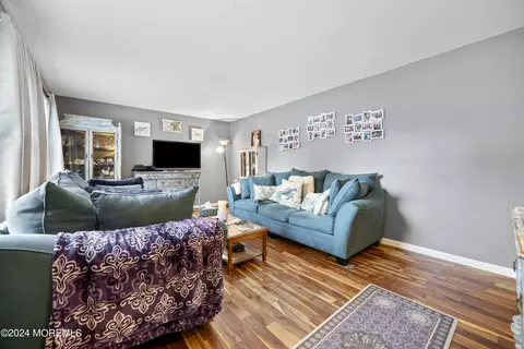 Living - 230 Maple Ln, Forked River, NJ 08731 photo 1 of 2