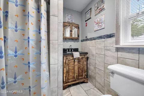 Bath - 230 Maple Ln, Forked River, NJ 08731 photo 4 of 4