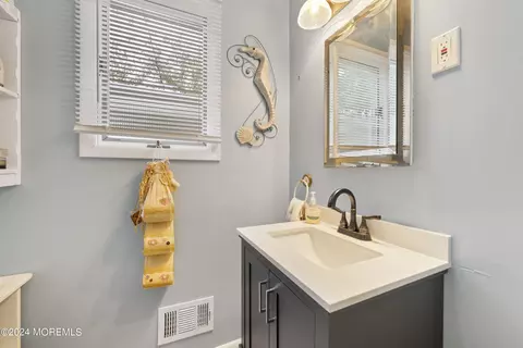 Bath - 230 Maple Ln, Forked River, NJ 08731 photo 1 of 4