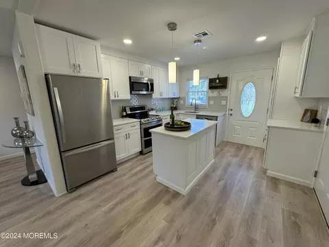 644 Plymouth Dr #A, Lakewood, NJ 08701
