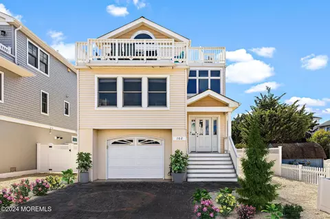 102 E Lillie Ave, Long Beach Township, NJ 08008