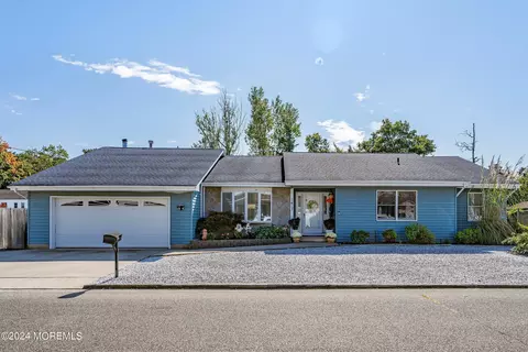 1417 Mizzen Ave, Beachwood, NJ 08722