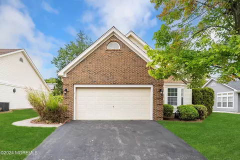 76 Butler Ave, Bayville, NJ 08721