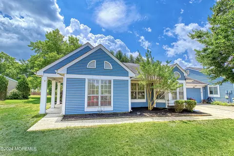 985 Buckingham Dr # A, Manchester, NJ 08759