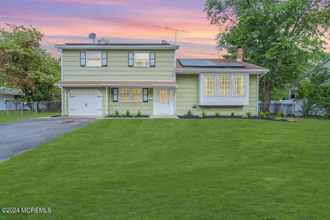 19 Pittsfield Rd, Howell, NJ 07731