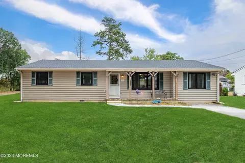 1229 Sylvania Pl, Forked River, NJ 08731