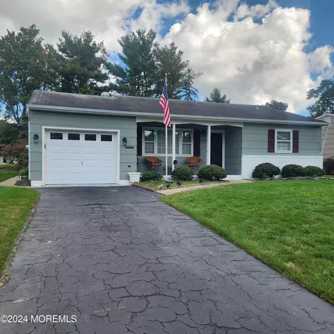 947 Edgebrook Dr N, Toms River, NJ 08757