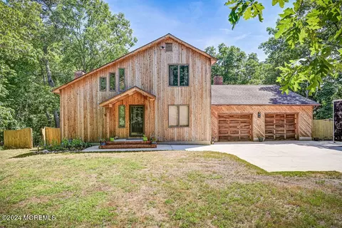 290 Easy St, Howell, NJ 07731