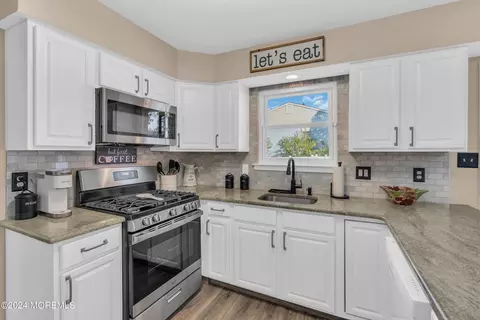 Kitchen - 6 Kiwi, Howell, NJ 07731 photo 4 of 4