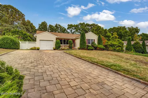228 Sextant Rd, Manahawkin, NJ 08050
