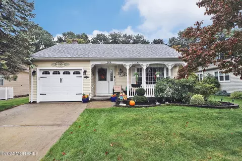 164 Pulaski Blvd, Toms River, NJ 08757