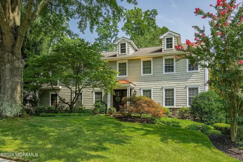 15 Doherty Dr, Middletown, NJ 07748