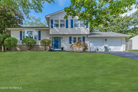 308 Glendale Dr, Toms River, NJ 08753