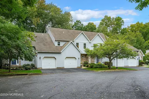 4 Hickory Ln, Little Silver, NJ 07739