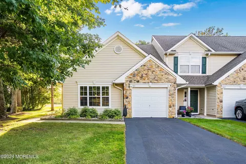 101 Gladiola Dr, Brick, NJ 08724