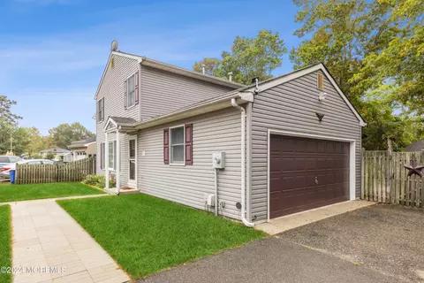 Entry Way - 313 Station Dr, Forked River, NJ 08731 photo 1 of 6