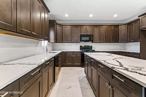 Kitchen - 1406 Circle Dr, Forked River, NJ 08731 photo 2 of 3