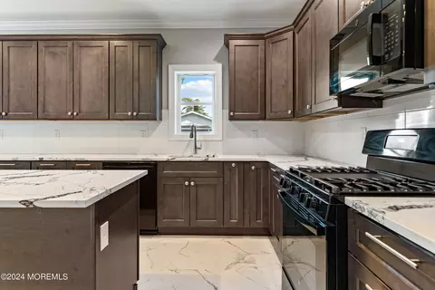 Kitchen - 1406 Circle Dr, Forked River, NJ 08731 photo 3 of 3