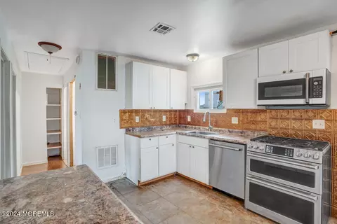 Kitchen - 115 E Mohawk Dr, Little Egg Harbor, NJ 08087 photo 1 of 3